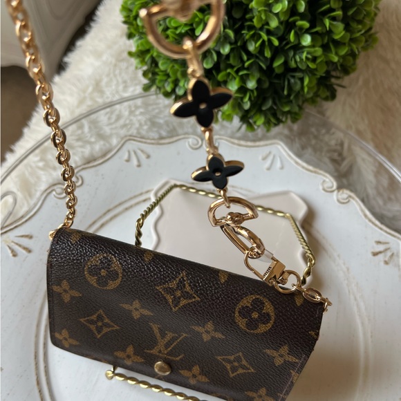 Purse extender fashion gold tone with black clover detail new - Picture 4 of 6